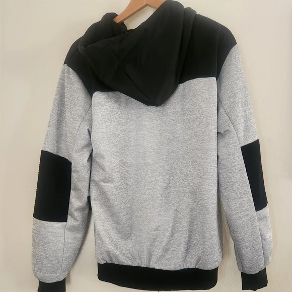 Stylish Black and Gray Zip-Up Sweater - Picture 2 of 6